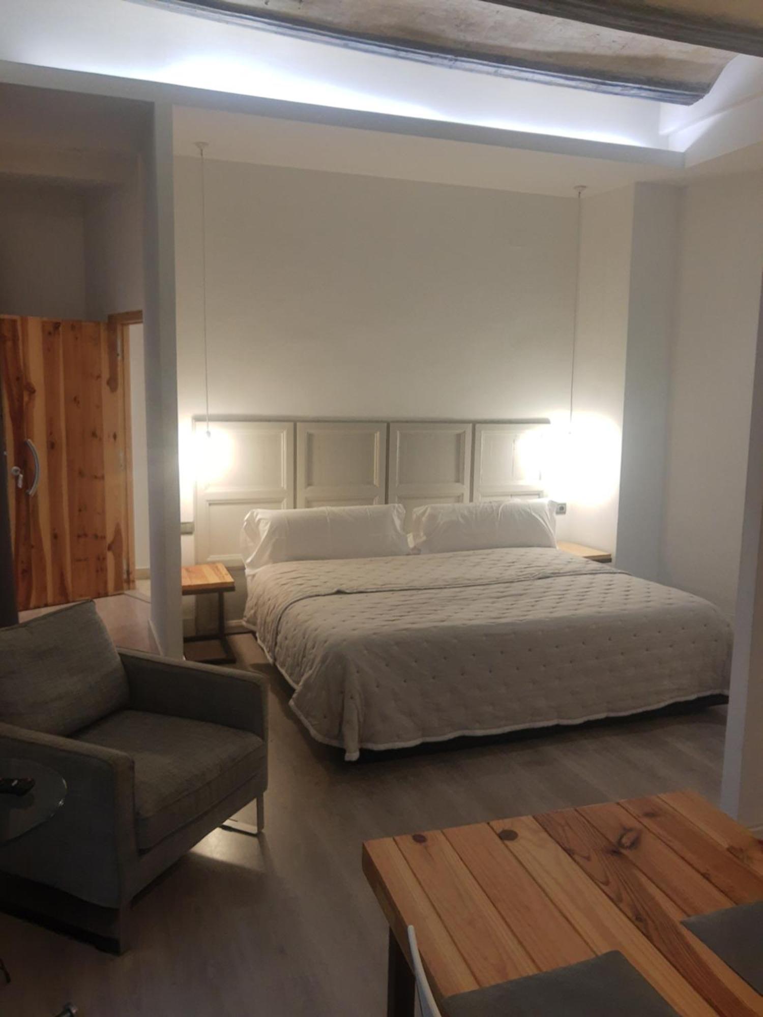 Las Coles Apartasuites Xàtiva Exteriör bild