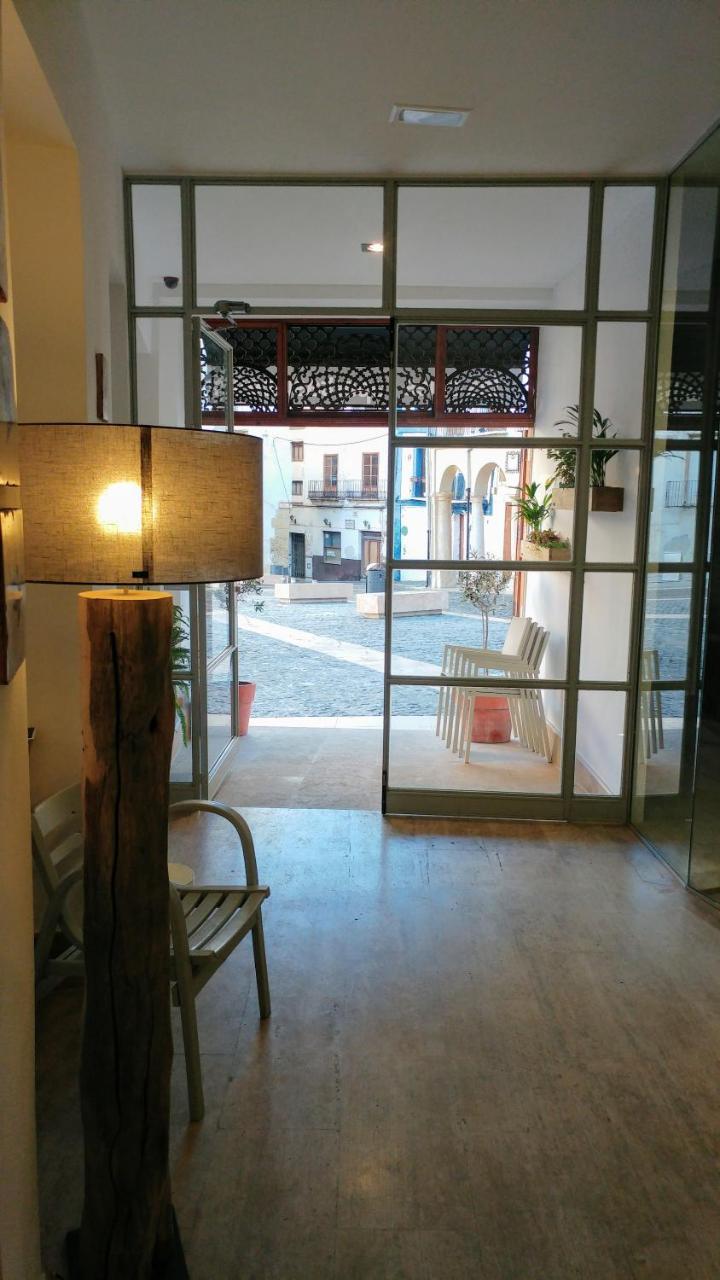 Las Coles Apartasuites Xàtiva Exteriör bild