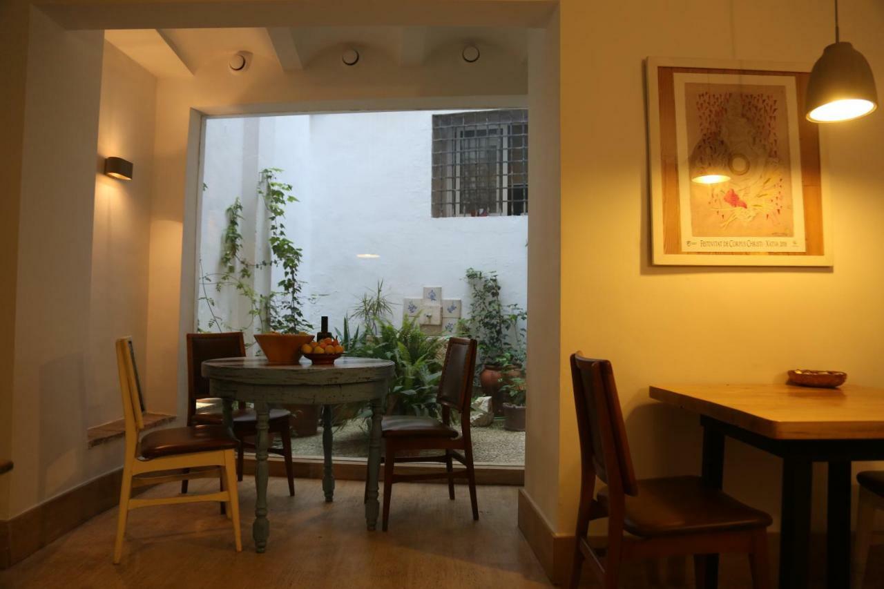 Las Coles Apartasuites Xàtiva Exteriör bild